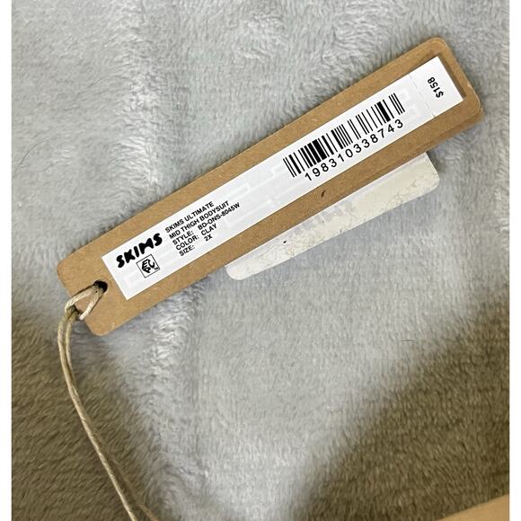 SKIMS 2X Ultimate Body Push Up Butt Enhancing Mid-Thigh Bodysuit Clay NEW NWT - Picture 10 of 10